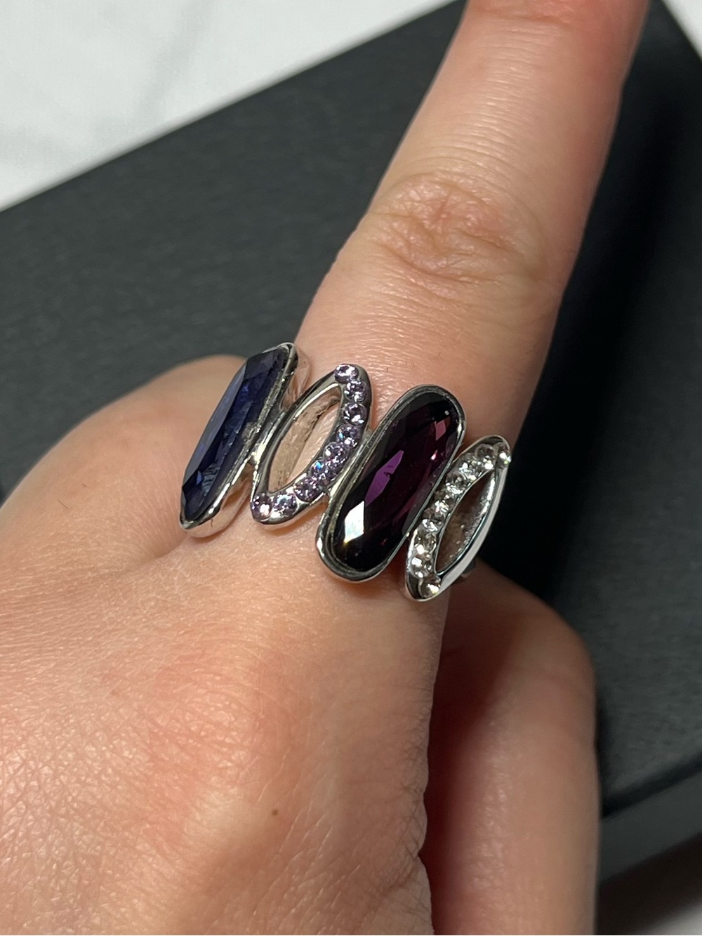 Stella & Dot Purple and Silver Multi-Stone Ring
Size 7